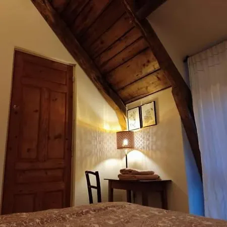Holiday home Du Milan Royal Le Monteil (Cantal)