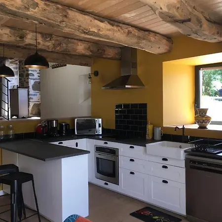 Holiday home Du Milan Royal Le Monteil (Cantal)